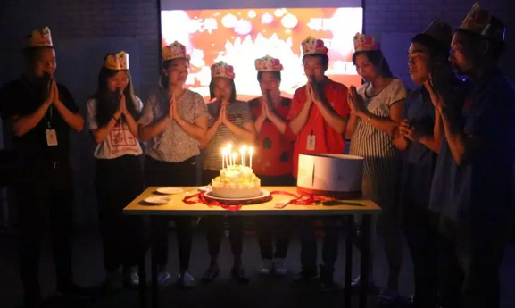 冠一快樂會議生日照片 冠一快樂會議生日照片